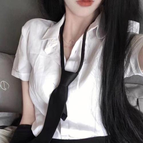 芒果和红色轮椅 海报