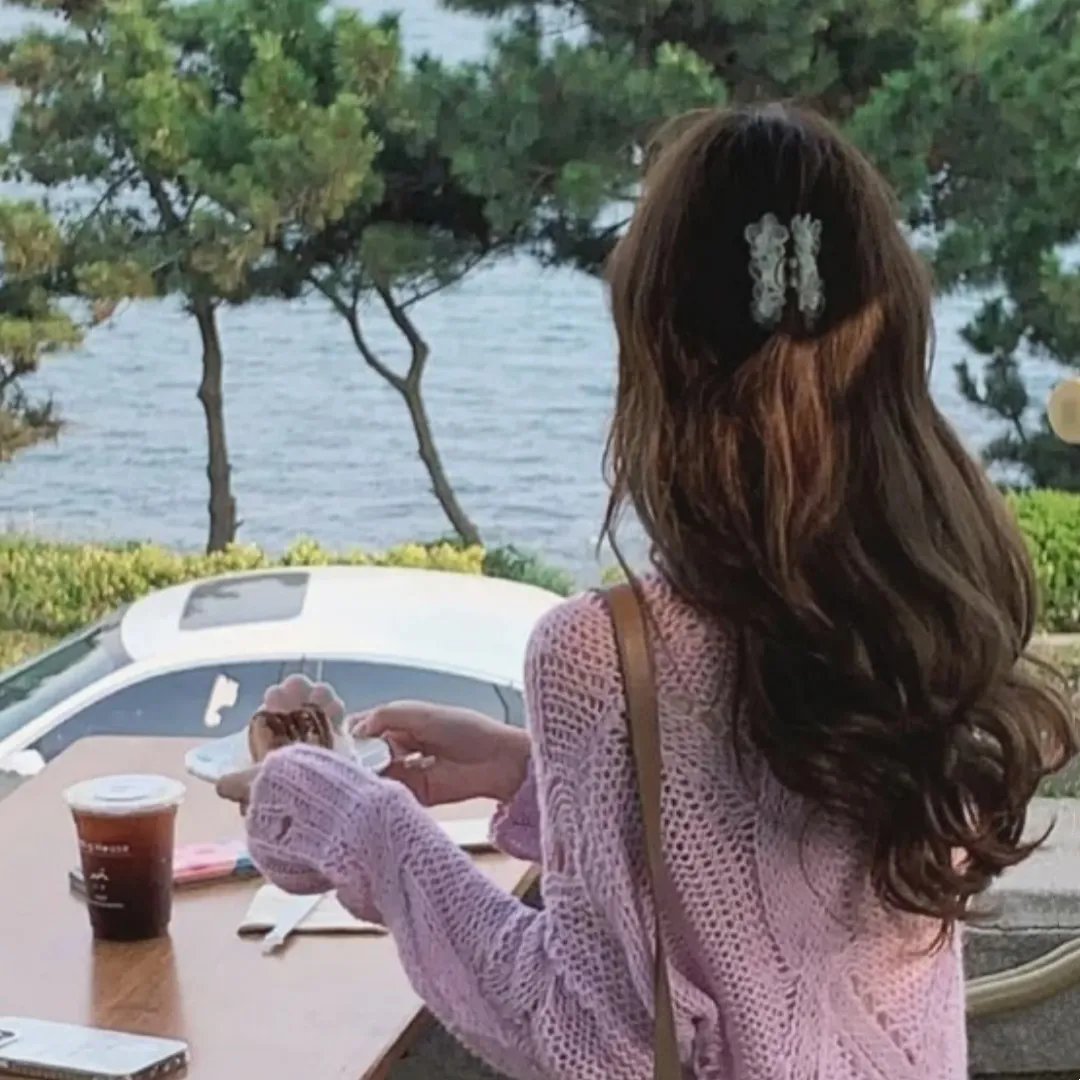 魔宫春潮 海报